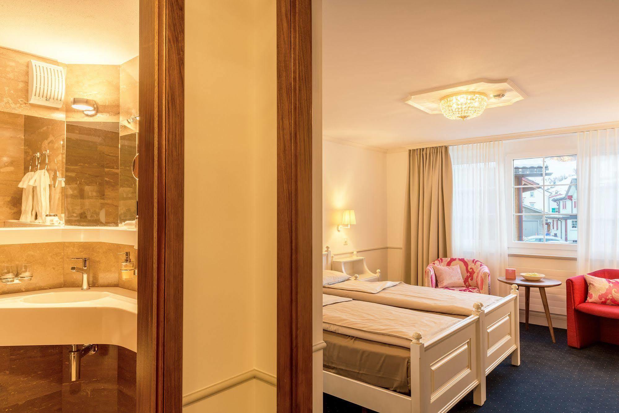 Hotel อัพเพนเซลล์ ภายนอก รูปภาพ